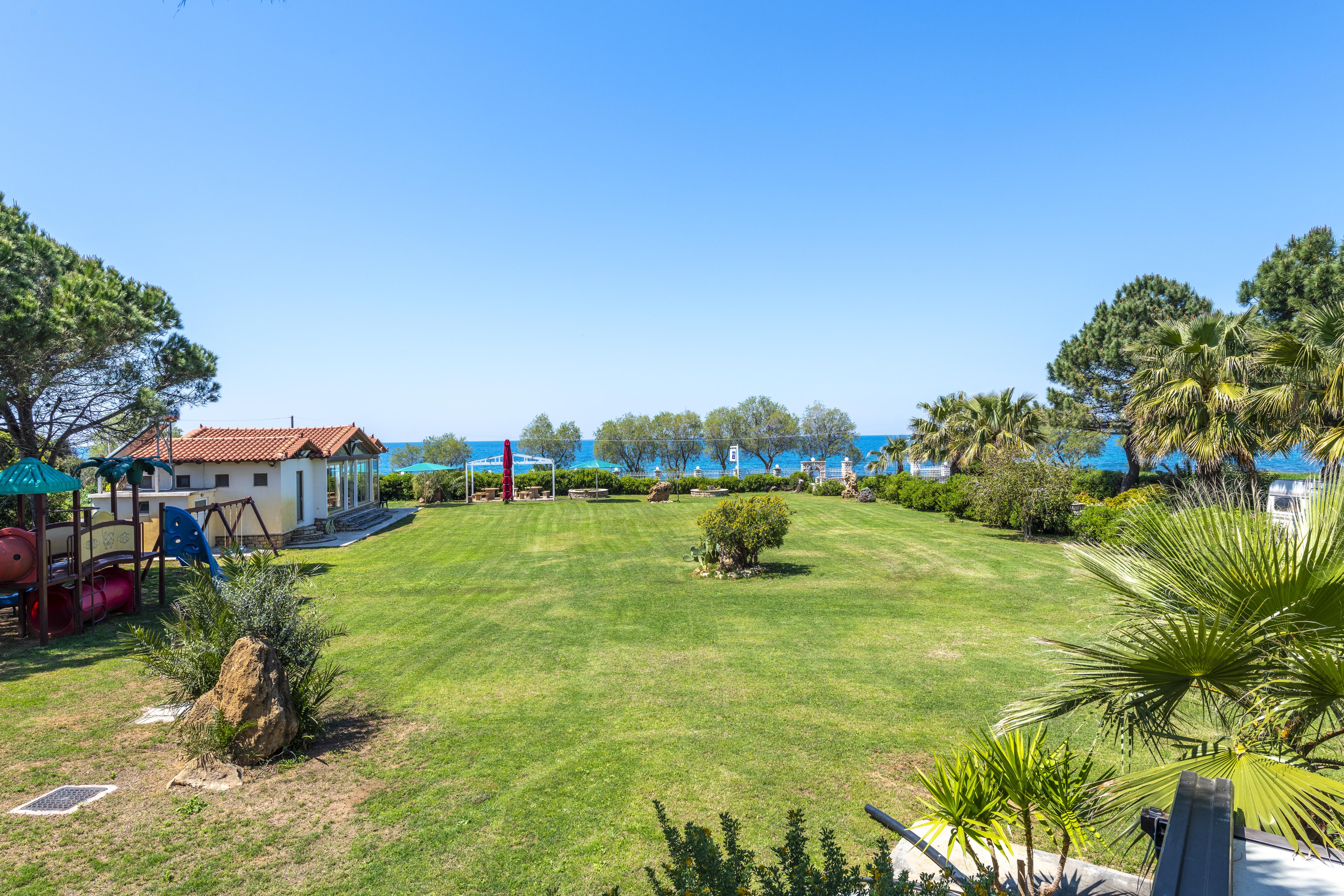 Irida Beach Resort Suites Kyparissia Dış mekan fotoğraf