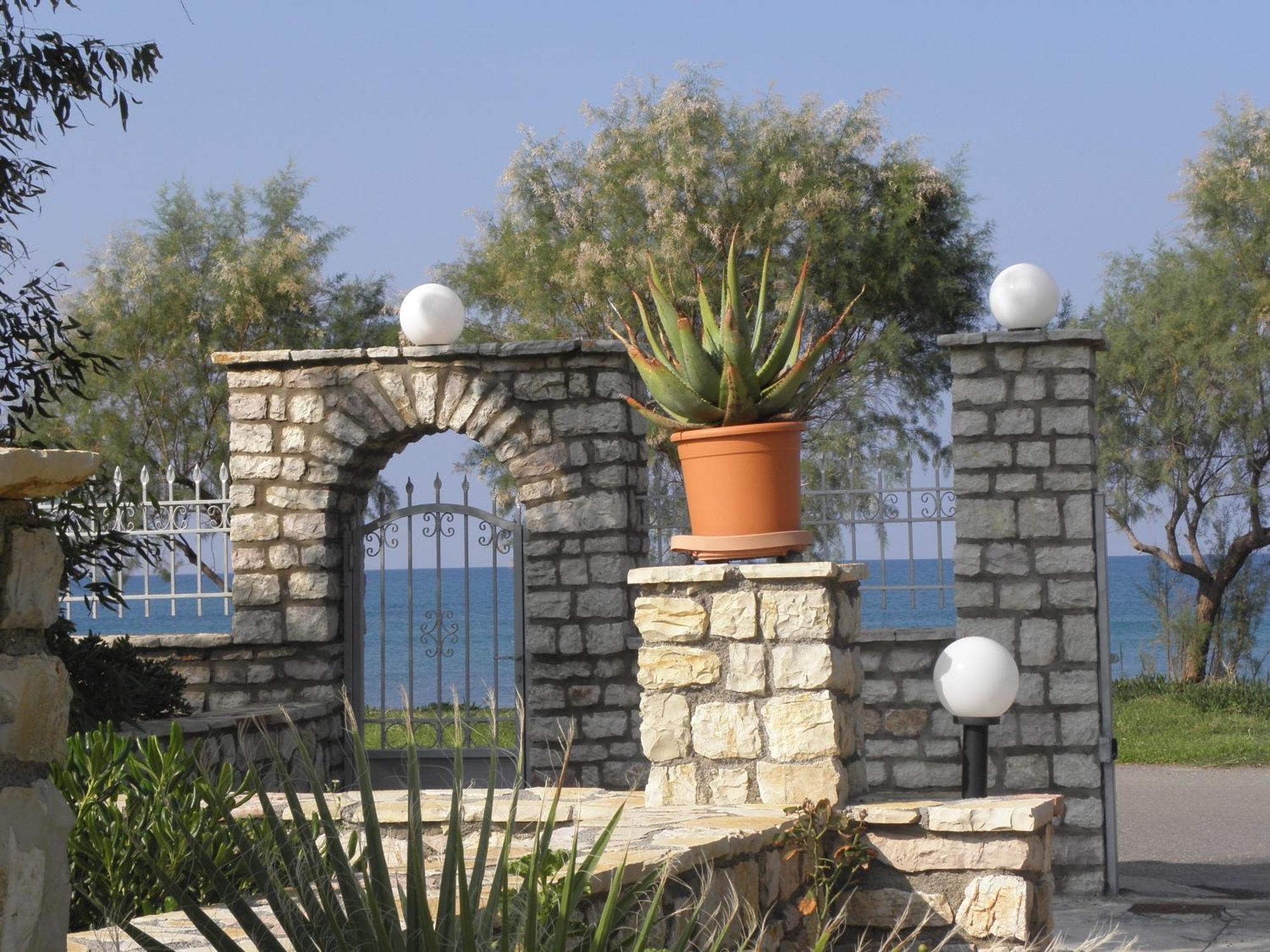 Irida Beach Resort Suites Kyparissia Dış mekan fotoğraf