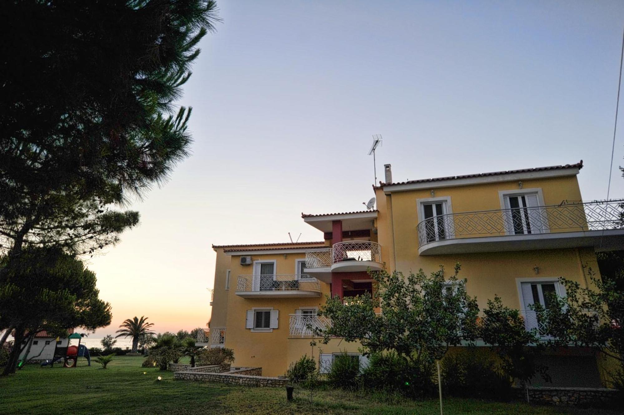 Irida Beach Resort Suites Kyparissia Dış mekan fotoğraf